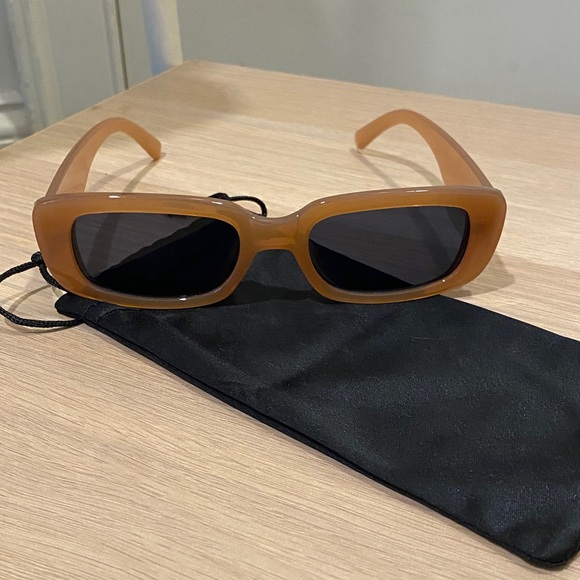 Chic Brown Sunglasses - Picture 4 of 4